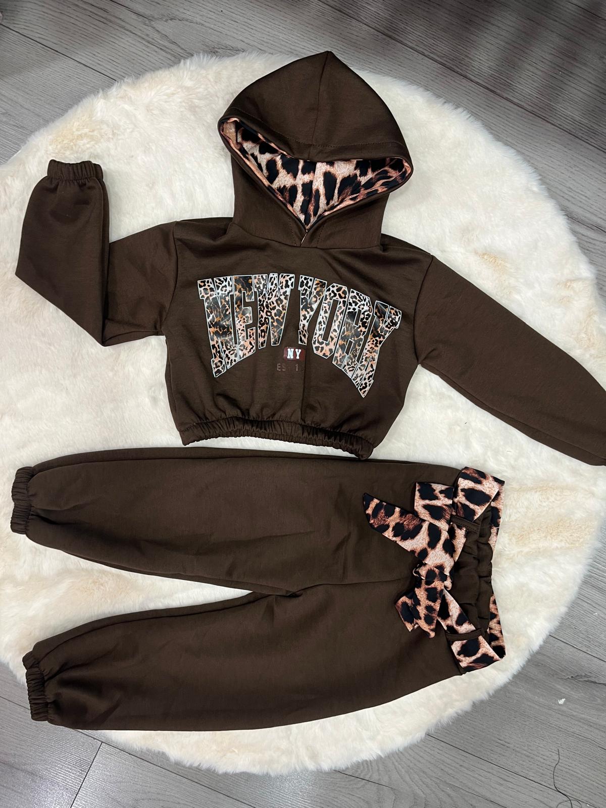 Completo new york marrone